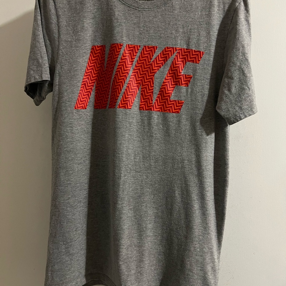 Nike Men's Short Sleeve Gray Tee with Red Graphic